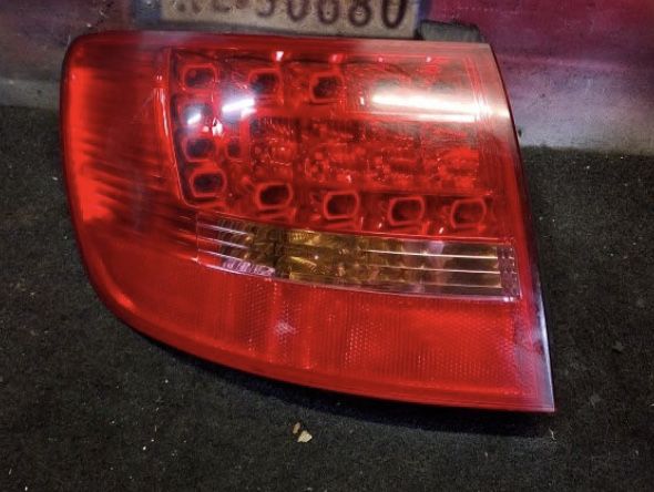 Задній лівий стоп Audi A6 С6 універсал