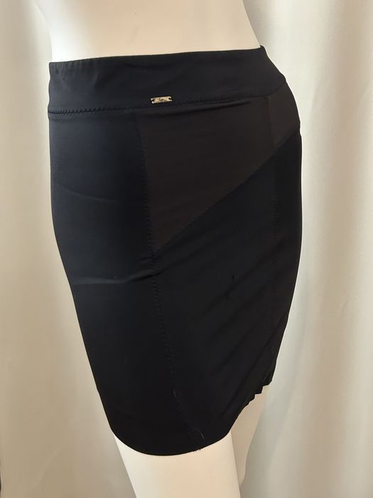 H&M bielizna wyszczuplajaca spodnica