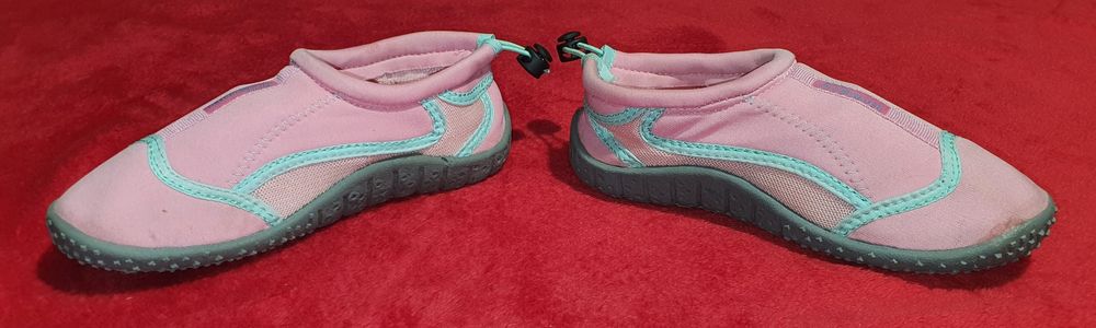 Dziewczęce buty do wody IN2 WATER, stan BDB, rozm. 32 / 21,5 cm