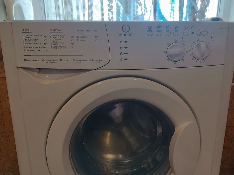 Пральна машина Indesit WISL82