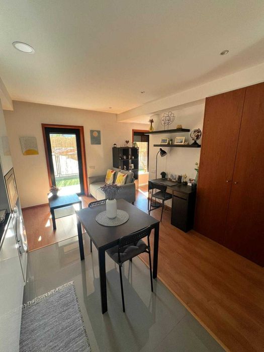 Apartamento T1 + Pátio Ext. + Parque Coberto / Porto - Asprela - Hospital São João