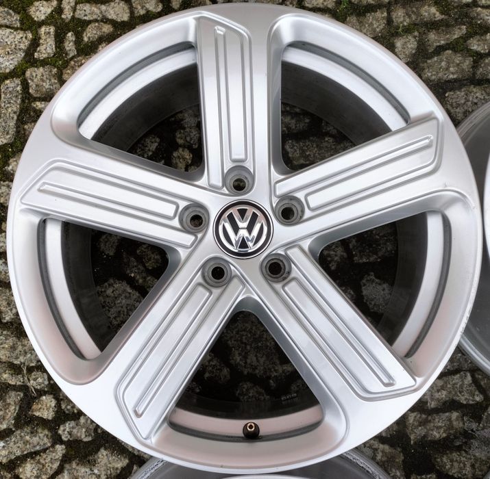 Felgi aluminiowe VW GTI GTD Golf Touran Caddy 7,5x18 ET49 5x112