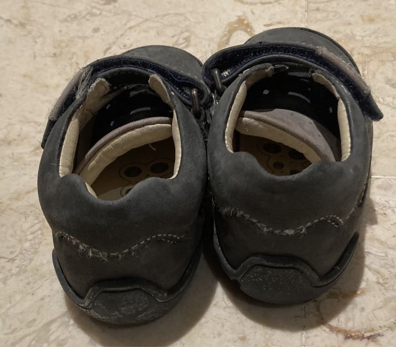 Sapatos para Bebé Bom estado Tamanho 23