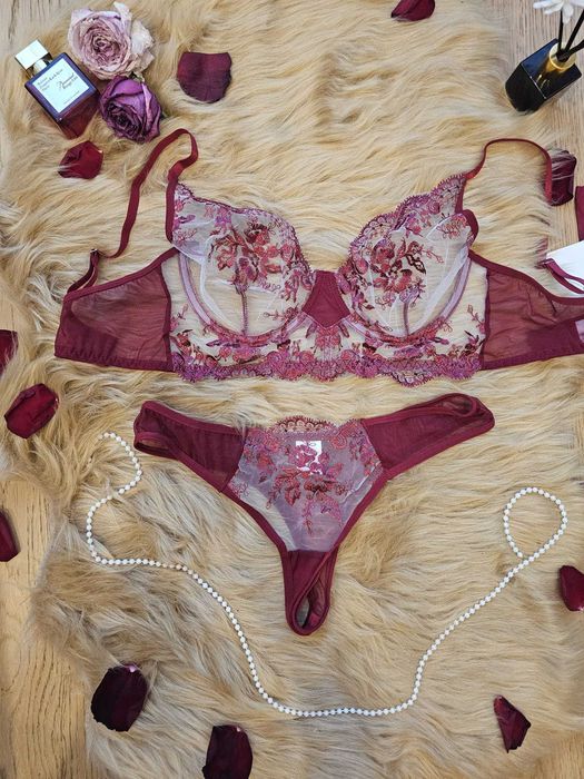 Seksowny komplet bielizny haftowane kwiaty bordowy  XL