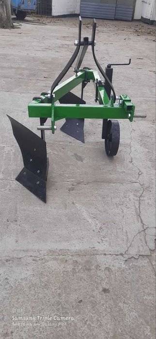 Плуг  для мінітрактора  від виробника