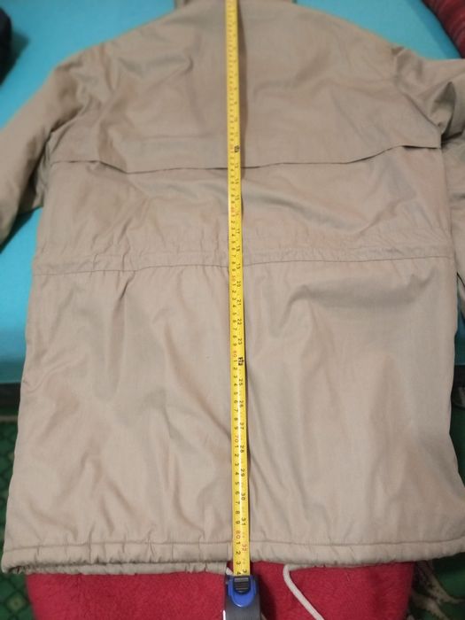 Продам демисезонную лёгкую мужскую  куртку.