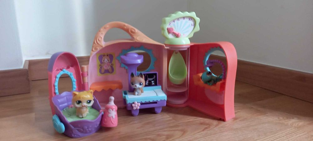 Littlest Pet Shop Get Better Center/Veterinarian