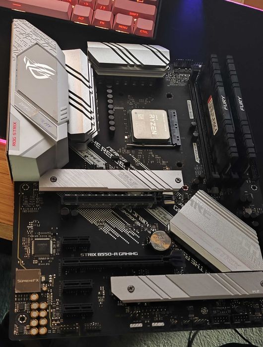 5800x3d, Asus Rog Strix b550-a gaming, FURY Renegade DDR4 32GB 3600MHz