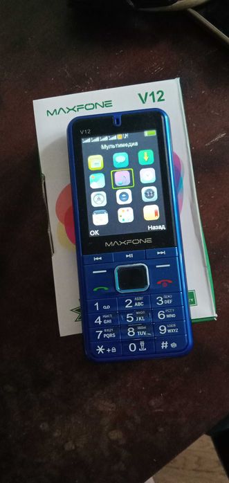Мобильный телефон MAXFONE V 12 на 4 сим карты.