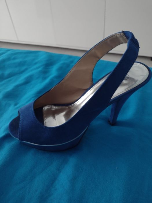 Praktycznie nowe  mega wygodne buciki raz zalozone