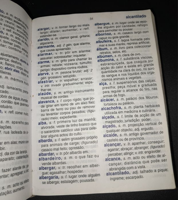 Dicionário Básico Língua Portuguesa