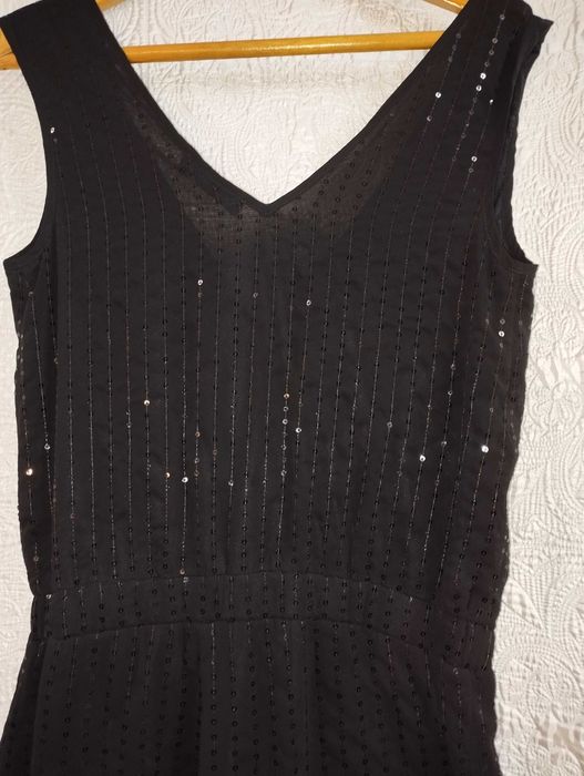 Комбінезон, прикрашений паєтками