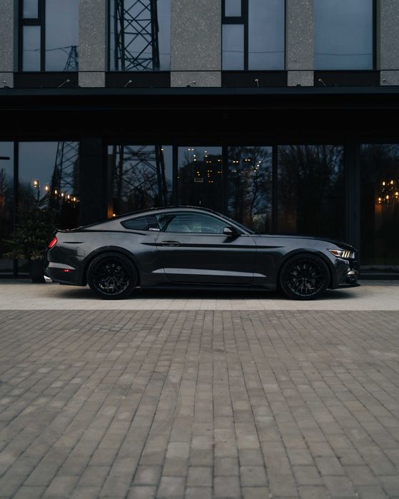 Wynajem Ford Mustang GT 5.0 V8 WYDECH wypożyczalnia samochodów