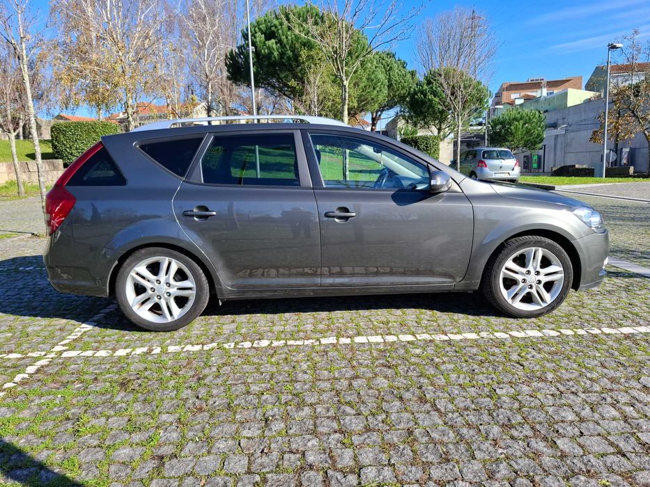 Kia Ceed SW 1.6 CRDi EX | 2010 | 255.000 km