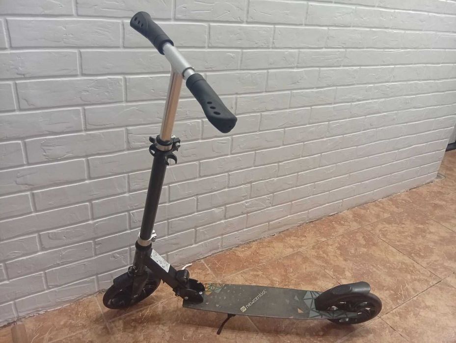Дитячий двоколісний самокат