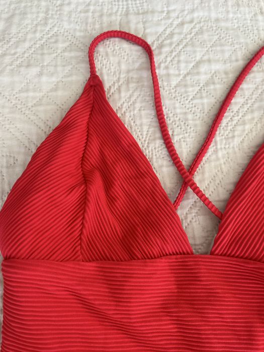 Купальник H&M, новий стан, яскраво-червоний, рифлена тканина — 500 грн
