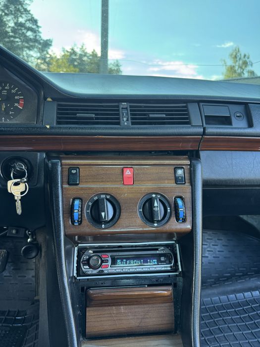 Mercedes-Benz E-Class 1988 VIN WDB1240231A736580 фото оголошення 7 з 15