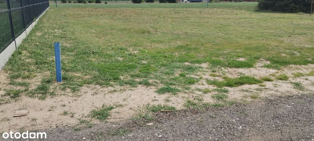 Działka budowlana z wydanymi W-Z , dostęp do drogi publicznej.