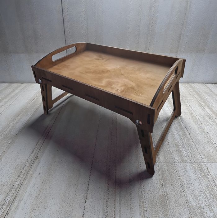 Столик для сніданку