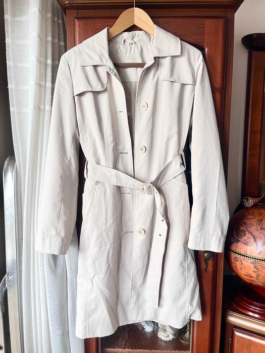 Damski płaszcz  beżowy w bardzo dobrym stanie.