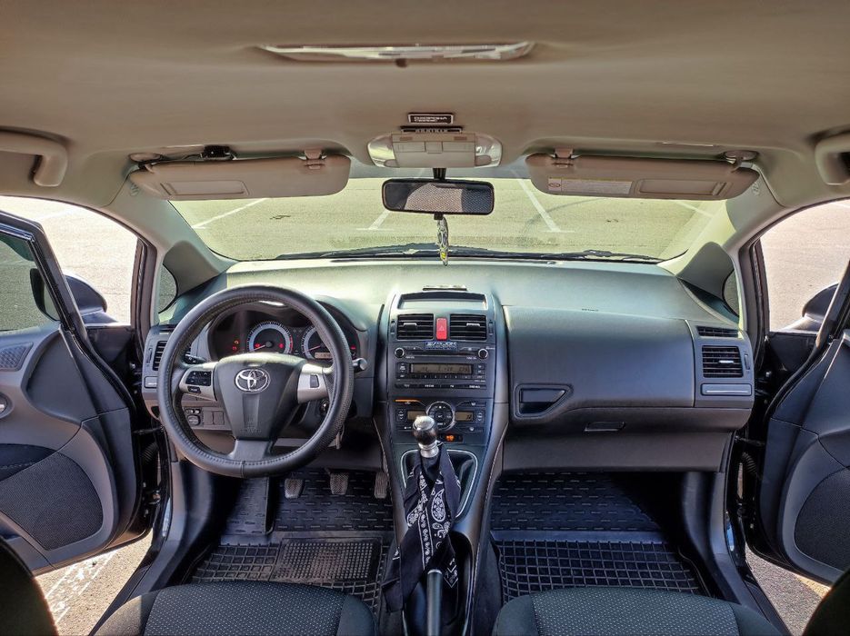 Toyota auris 2011