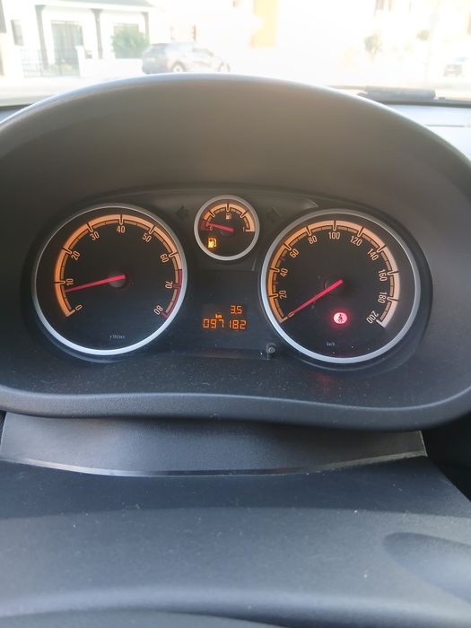 Opel Corsa 1.4 16v (100CV) Black Edition