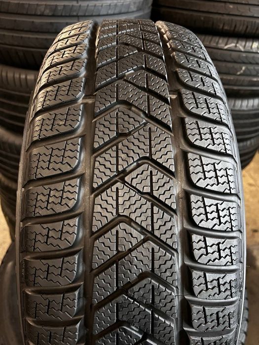 Шини Зимові 215х55хR18 PIRELLI Sottozero 3 / 4шт / 95+%Залишок / 2023р