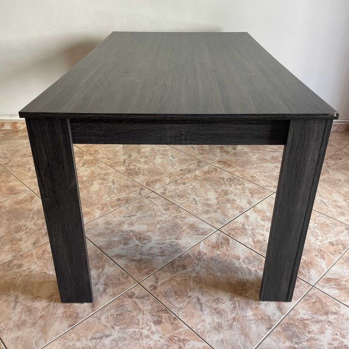 Mesa de Jantar em tom Wengué / Preto