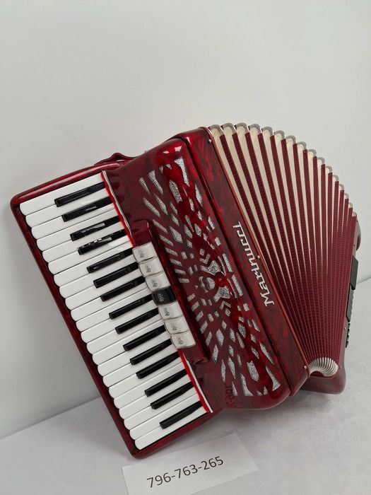 Marinucci イタリア製　高級アコーディオン　調律。整備済　美品 Marinucci イタリア製 高級アコーディオン 調律。整備済 美品