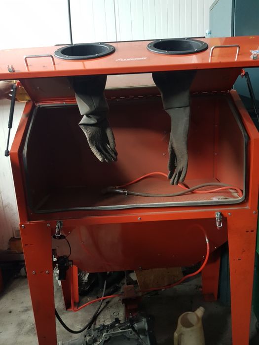 Piaskarka kabinowa prawie nowa