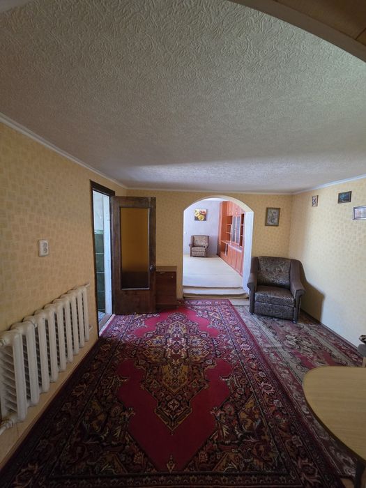 Продаж будинку неподалік від Літака