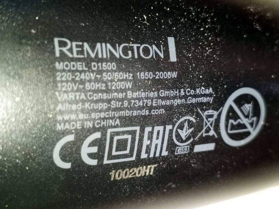 Компактний дорожній фен моделі Remington D1500