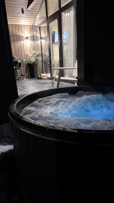 Чан на дровах с джакузи в будиночком!Старі Безрадичі!