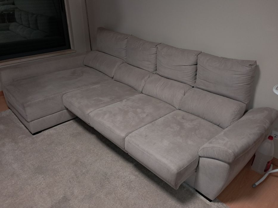 Sofá com chaise Longue