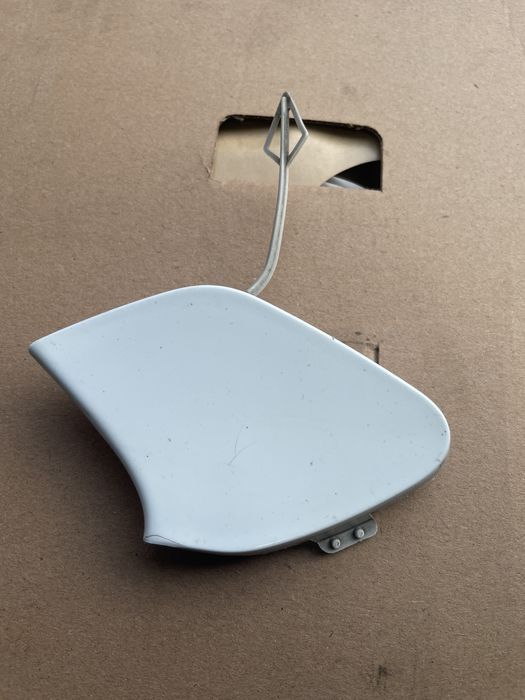 Заглушка крюка переднього бампера Ford Focus 2015-2018