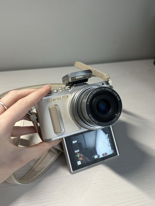 Фотоапарат Olympus E-PL8 kit 14-42 (аналог Canon g7x mark III)