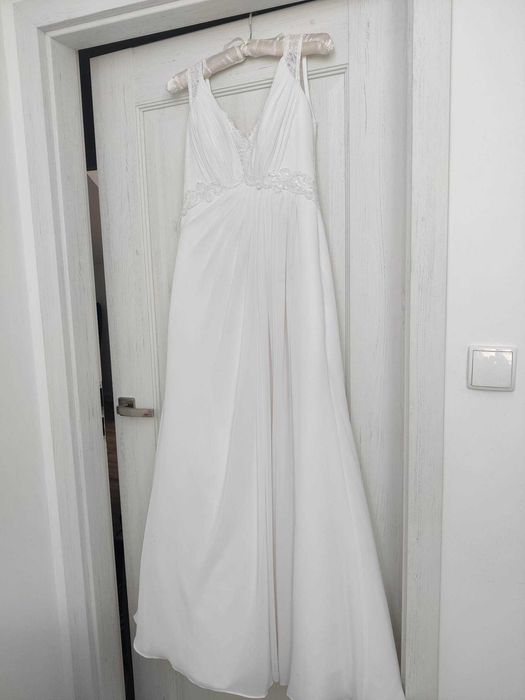 wyjątkowa suknia ślubna piękna biel