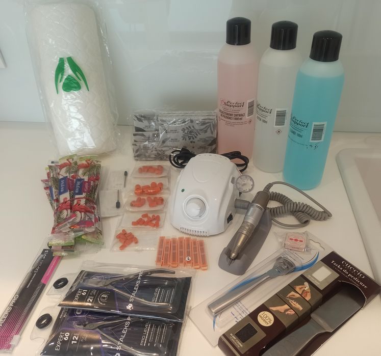 Zestaw manicure pedicure Frezarka Marathon 3 frezy pilniki cążki płyny