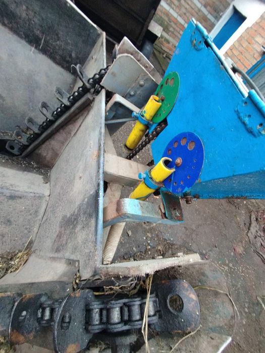 Продам Трактор Т-25,, картоплесаджалка, (можна окремо