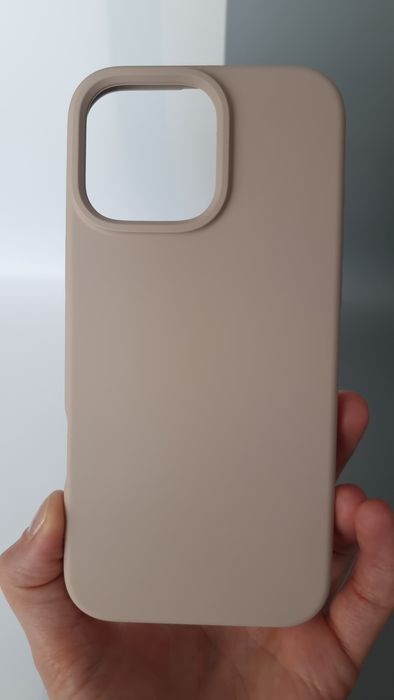 Etui z płynnego silikonu do iPhone 16 Pro Max (6,9
