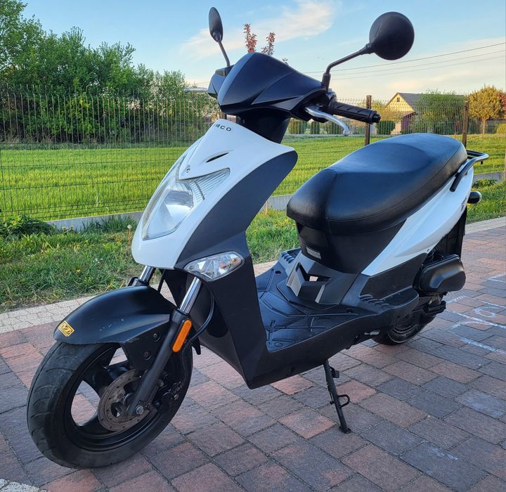 Skuter Kymco Agility 50.