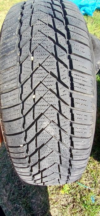 Opony zimowe 165/70 R14 na felgach stalowych komplet