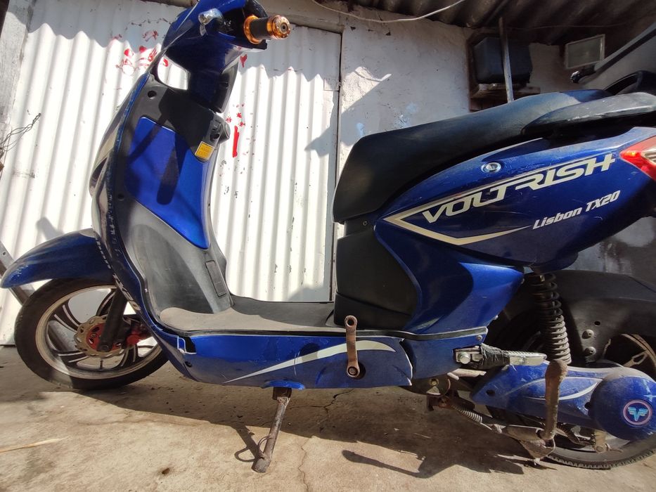 Scooter Elétrica Voltrish Lisbon TX20 (Para Peças ou Reparação)
