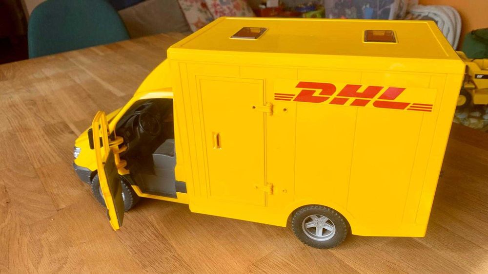 Carrinha DHL brinquedo