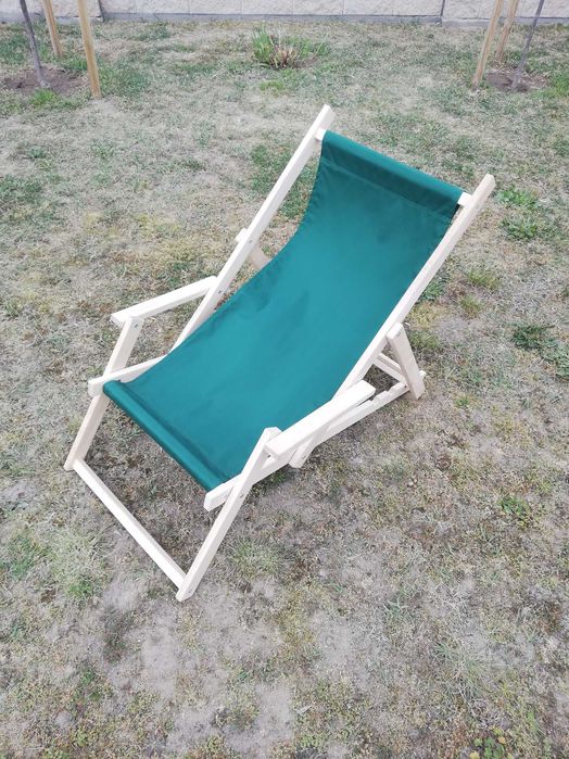 Leżak ogrodowy plażowy balkonowy drewniany z podłokietnikiem