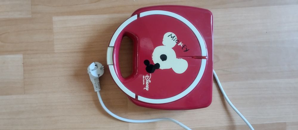 Єлектровафельница Clatronic сєндвичница бутербродница