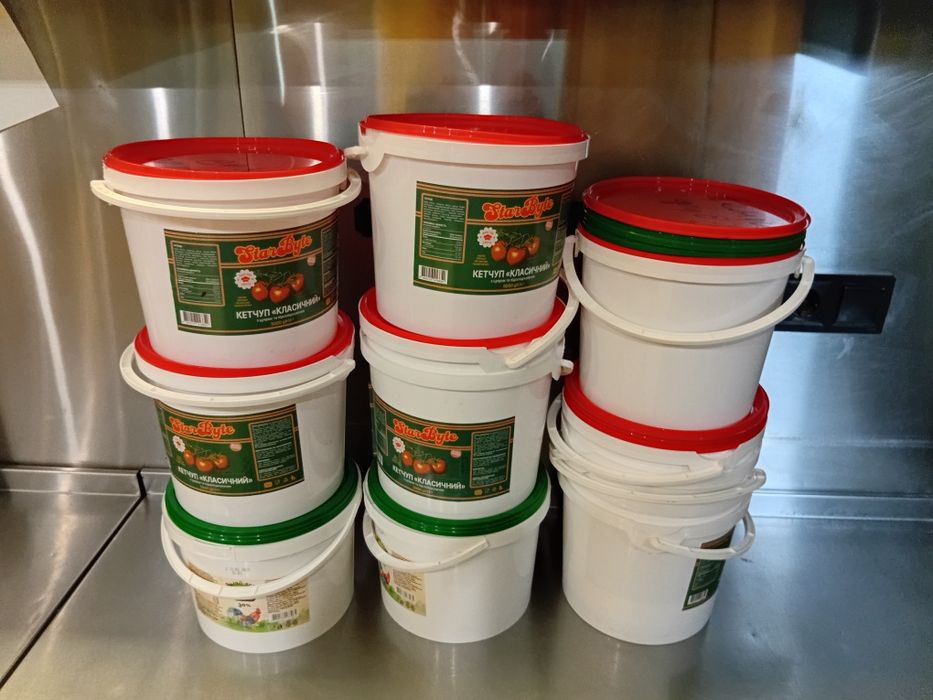 Пластикові відра з кришкою