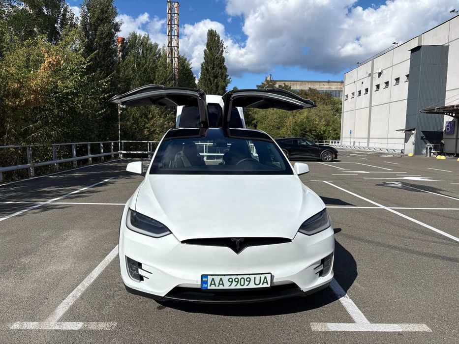 Tesla Model X 2019 VIN 5YJXCBE25KF204311 фото оголошення 15 з 23
