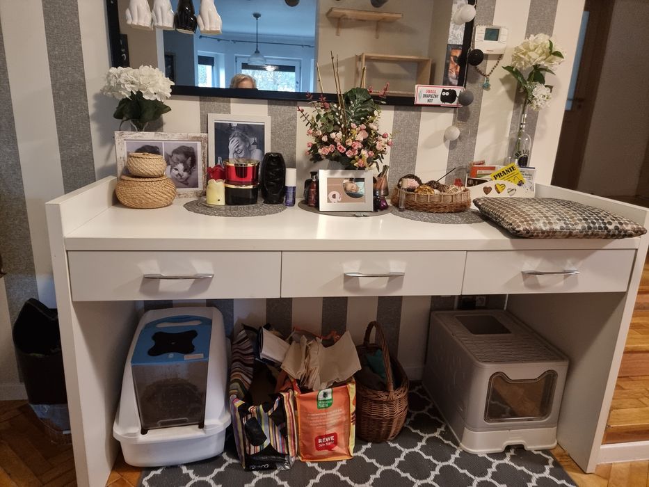 Duża konsola biała