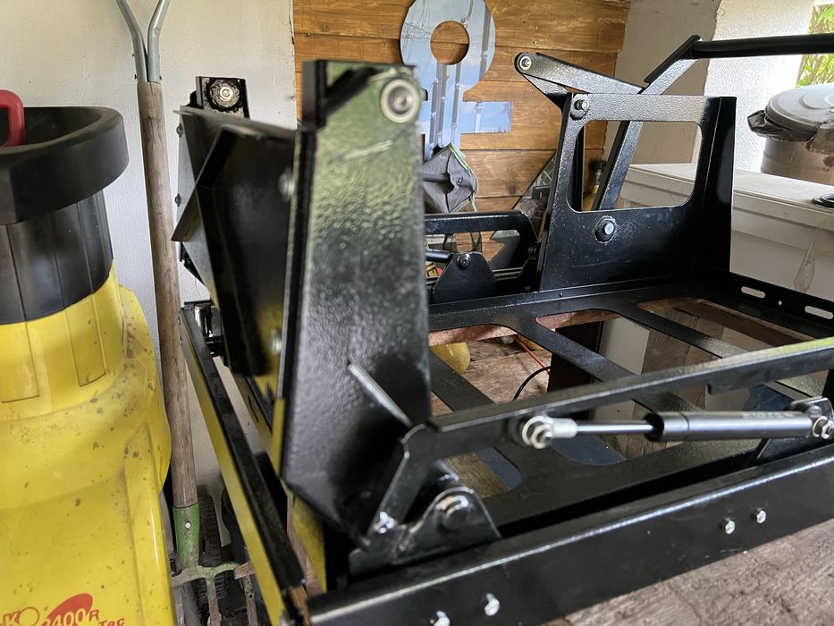 Szuflada pod lodówkę